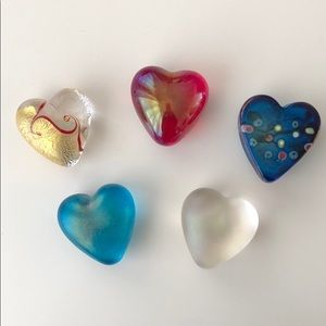 COPY - Heart-shaped, Hand-formed glass paperweigh…
